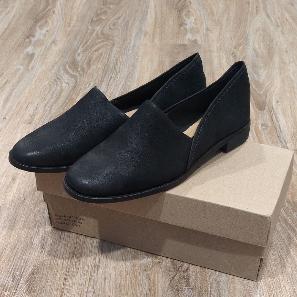 ❤️🥿 NIB Clarks Classic Black Leather Women's Slip-on Shoes size 7.5 M❤️🥿